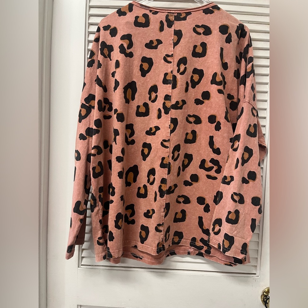 EASEL✨1X✨Women's Pink Leopard Print Long Sleeve Pullover